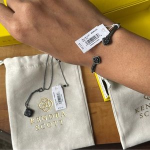 Kendra Scott necklace and bracelet